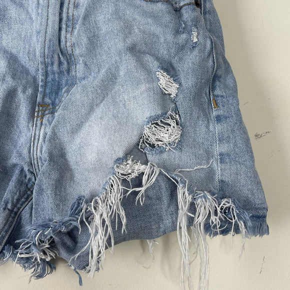 Abercrombie & Fitch Blue High Rise The 4" Mom Shorts Distressed Size 24 - Picture 3 of 5